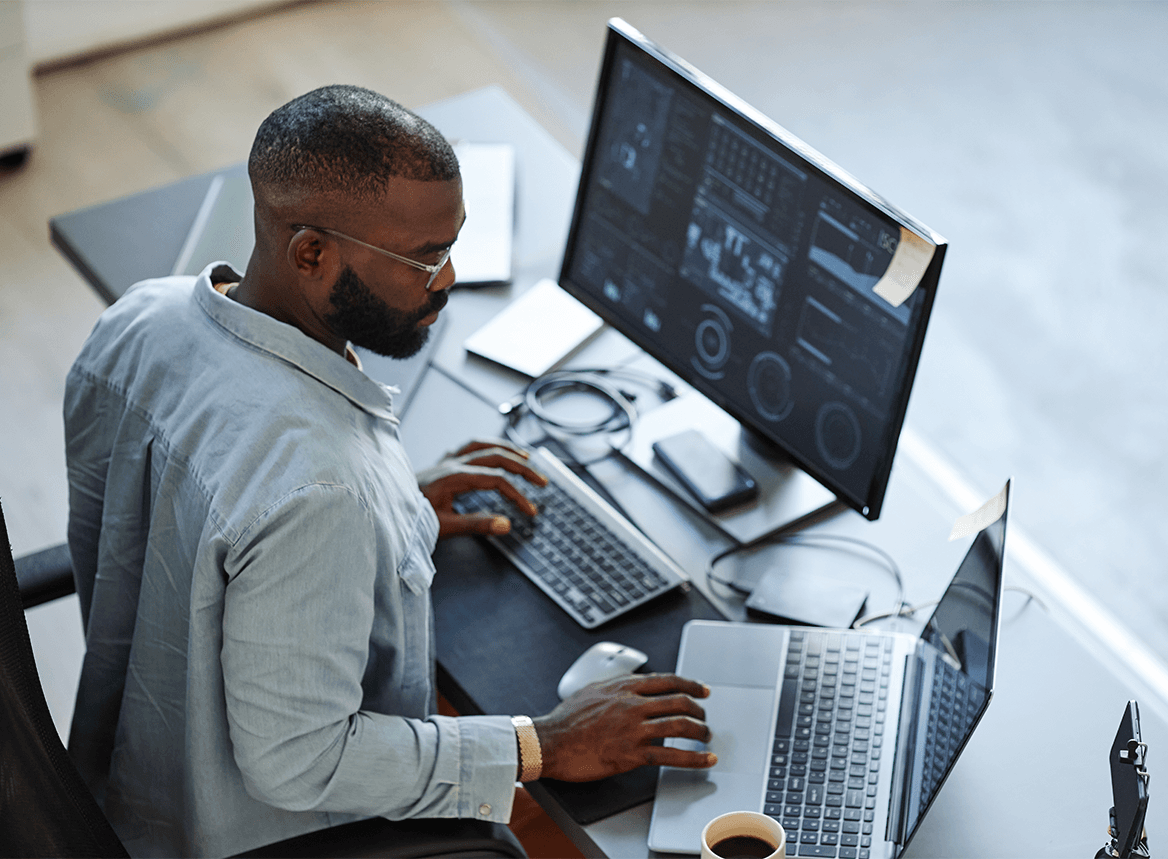 Split Content: 1168x860: professional working dual monitor